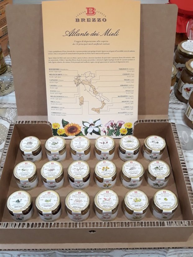 Dárkový box Atlas Medů, 18ks Italských medů, 630 g